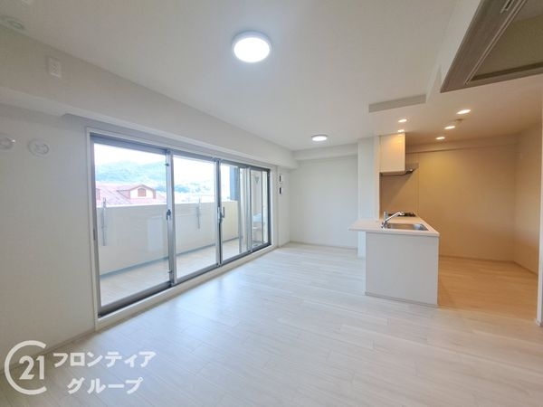 プレサンスロジェ四條畷忍ケ丘ザ・テラス　中古マンション