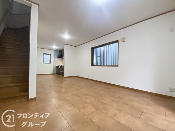 大阪市東淀川区井高野１丁目　中古一戸建て