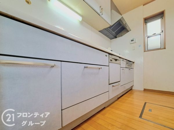 寝屋川市緑町　中古一戸建て