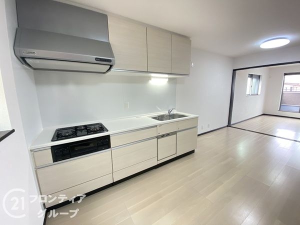 寝屋川市末広町　中古一戸建て