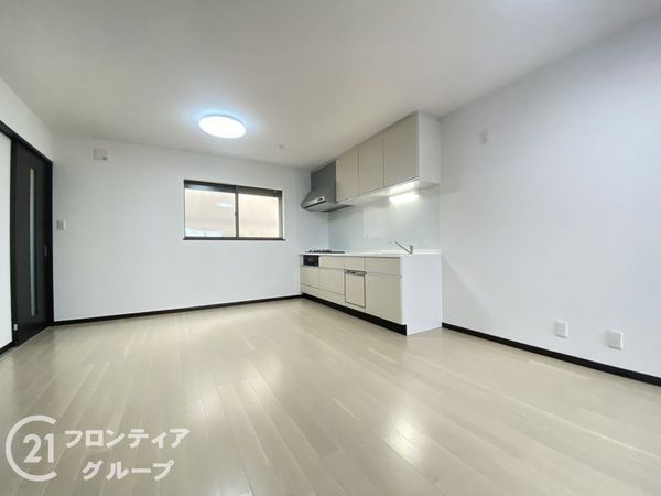 寝屋川市末広町　中古一戸建て