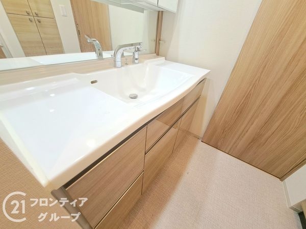 プレサンスロジェ四條畷忍ヶ丘ザ・テラス　中古マンション
