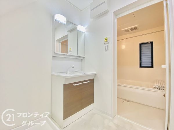 大阪市鶴見区鶴見1丁目の中古一戸建て(洗面台・洗面所)