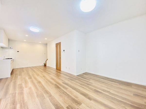 大阪市鶴見区鶴見1丁目の中古一戸建て(リビング)