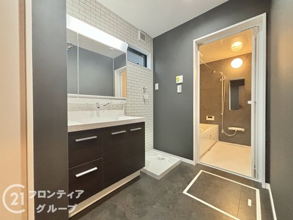 守口市大枝東町　新築一戸建て　３号棟