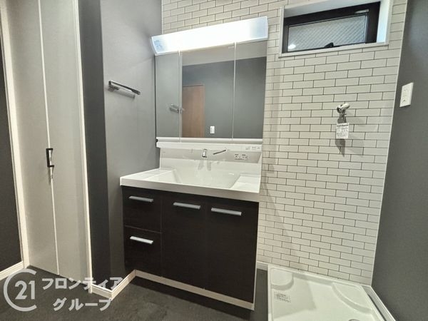 守口市大枝東町　新築一戸建て　３号棟