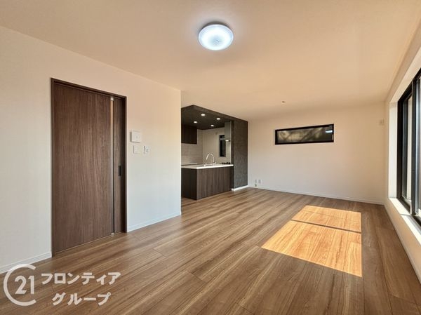 守口市大枝東町　新築一戸建て　３号棟