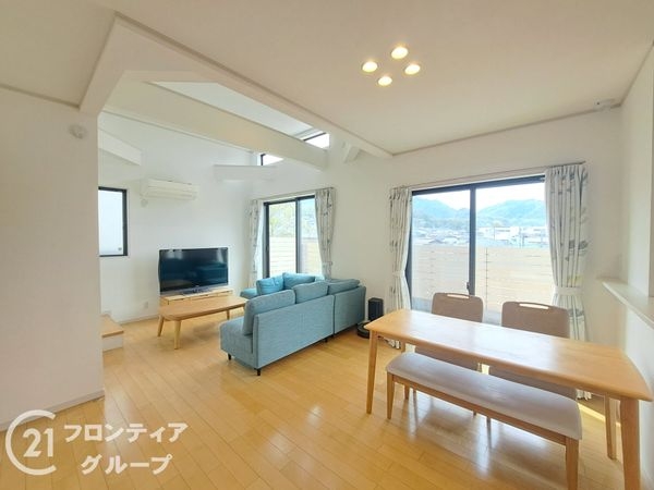 四條畷市岡山東５丁目　中古一戸建て