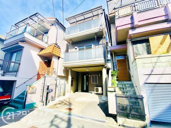大阪市東淀川区井高野３丁目　中古一戸建て