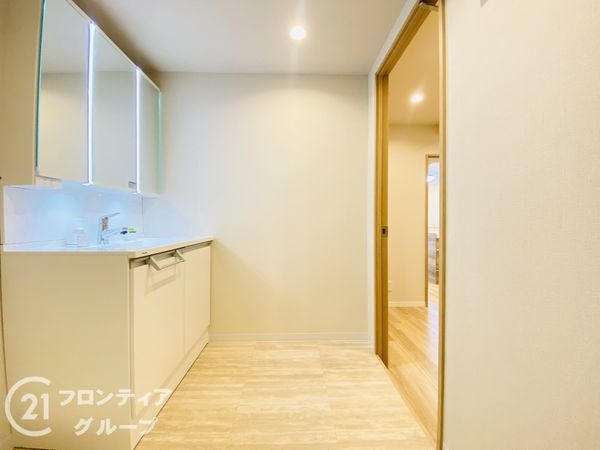 エバーグリーン淀川2号館 中古マンション(洗面台・洗面所)