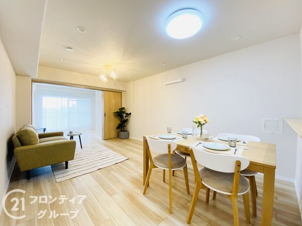 エバーグリーン淀川2号館 中古マンション(リビング)