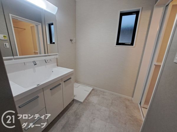 天理市勾田町　新築一戸建て　１６号地