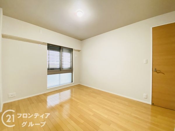 タイムズ・ピース・スクエア・ファーストゲートシティ　中古マ…