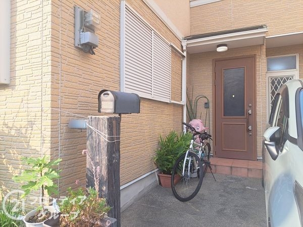 門真市四宮3丁目の中古一戸建て(玄関)