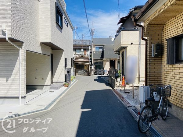 大阪市旭区森小路2丁目の中古一戸建て(前面道路含む現地写真)
