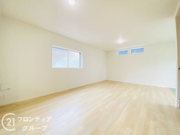 四條畷市南野6丁目の中古一戸建て(リビング)