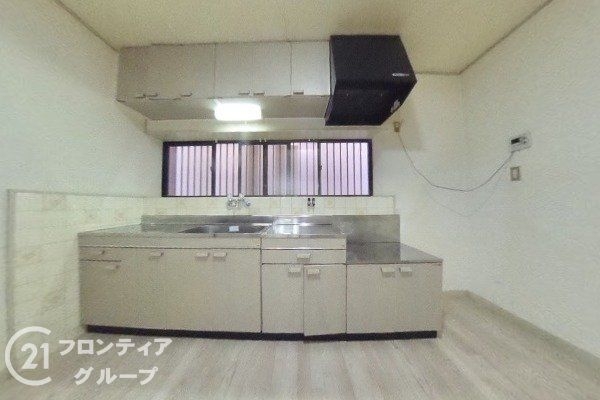 大阪市東淀川区小松３丁目　中古一戸建て