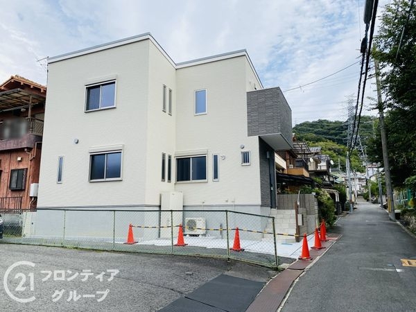 大東市寺川2丁目 新築一戸建て(前面道路含む現地写真)
