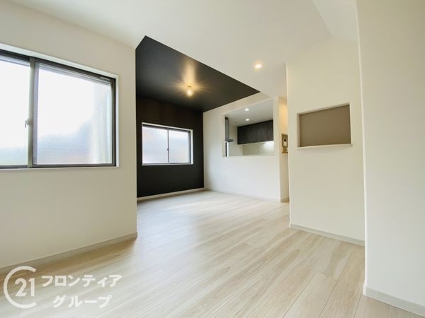 大東市寺川2丁目 新築一戸建て(リビング)