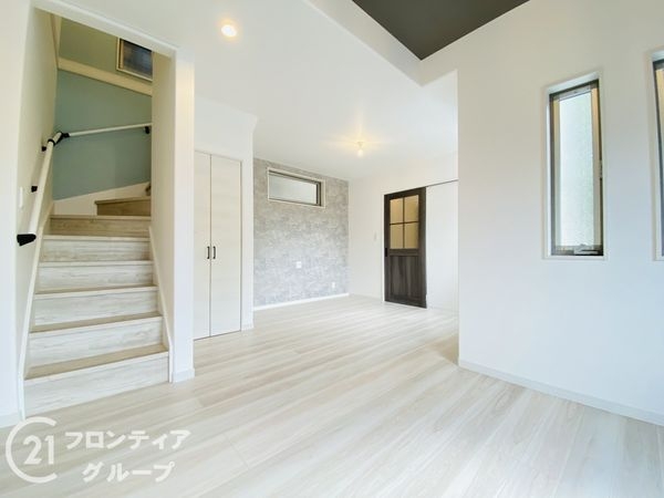 大東市寺川2丁目 新築一戸建て(リビング)