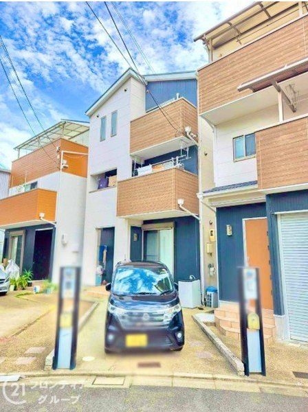 門真市三ツ島6丁目の中古一戸建て(駐車場)