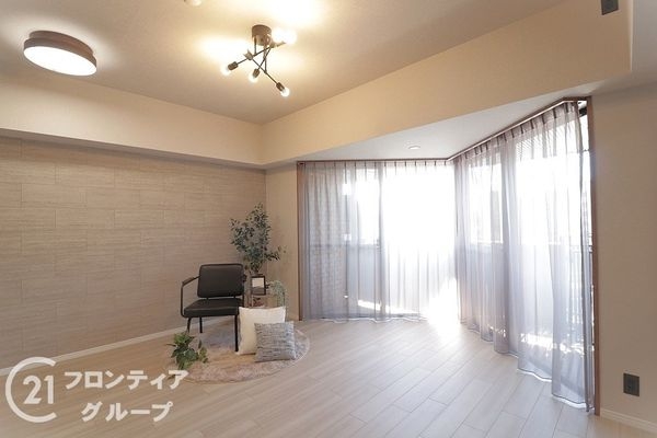 朝日プラザアルティマタワーズ 中古マンション(リビング)