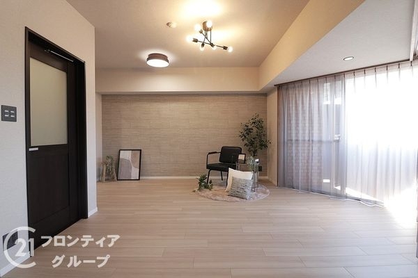 朝日プラザアルティマタワーズ 中古マンション(リビング)