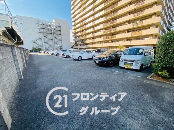 モンセーヌ守口 中古マンション(駐車場)