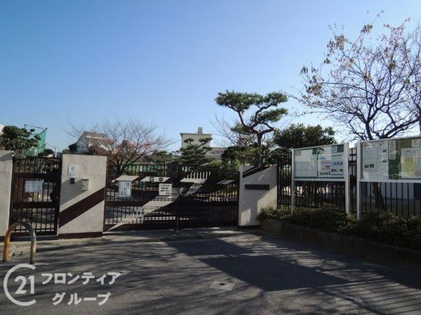 寝屋川市三井南町の中古一戸建て(寝屋川市立第六中学校)