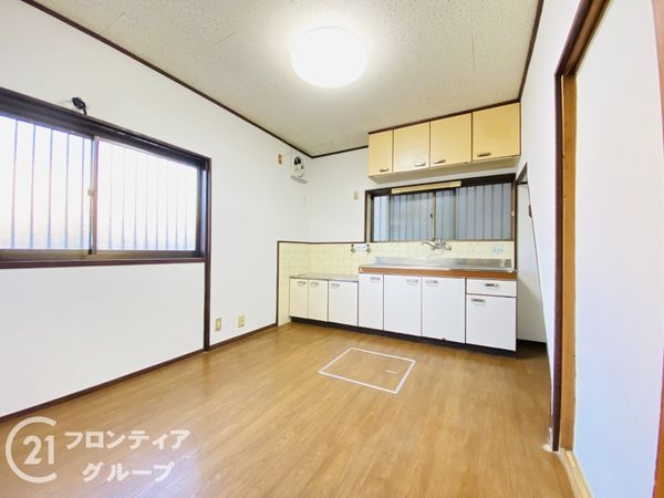大東市明美の里町　中古一戸建て