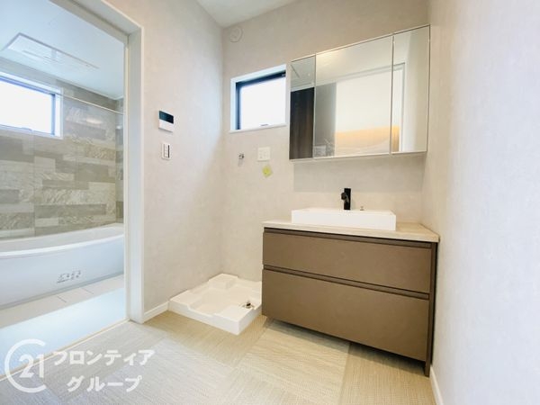大阪市鶴見区緑３丁目　新築一戸建て