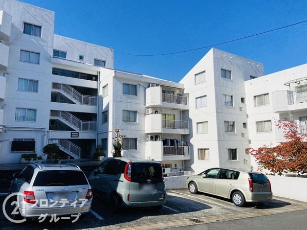 忍ケ丘クレセントヴィラＥ号棟　中古マンション