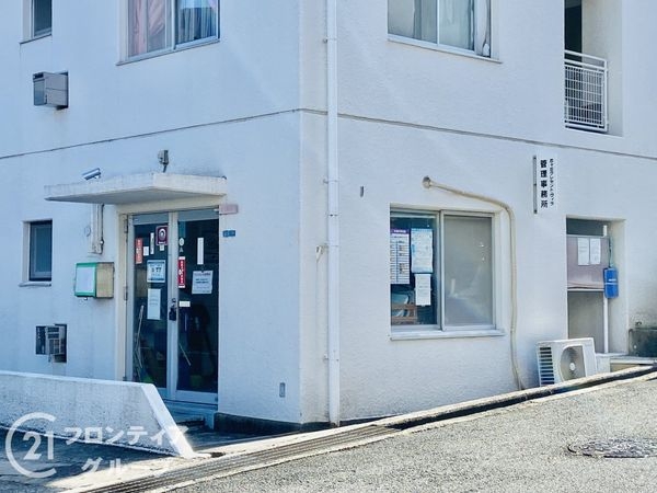 忍ケ丘クレセントヴィラＥ号棟　中古マンション