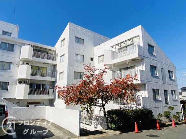 忍ケ丘クレセントヴィラＥ号棟　中古マンション