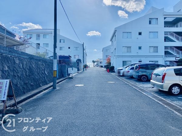 忍ケ丘クレセントヴィラＥ号棟　中古マンション