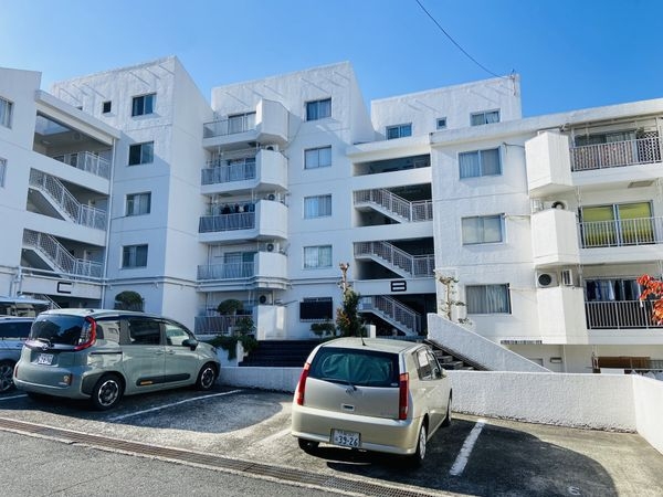 忍ケ丘クレセントヴィラＥ号棟　中古マンション