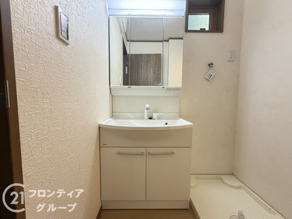 寝屋川市黒原橘町　新築一戸建て　１号棟