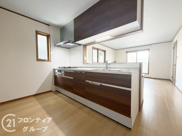 寝屋川市黒原橘町　新築一戸建て　１号棟