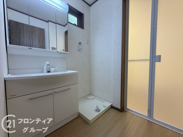 寝屋川市黒原橘町　新築一戸建て　１号棟