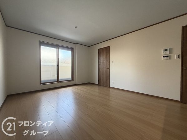 寝屋川市黒原橘町　新築一戸建て　１号棟