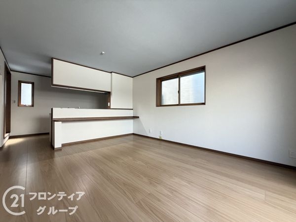 寝屋川市黒原橘町　新築一戸建て　１号棟