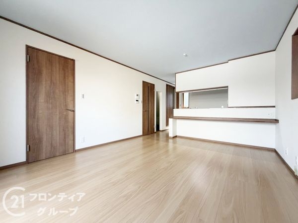 寝屋川市黒原橘町　新築一戸建て　１号棟