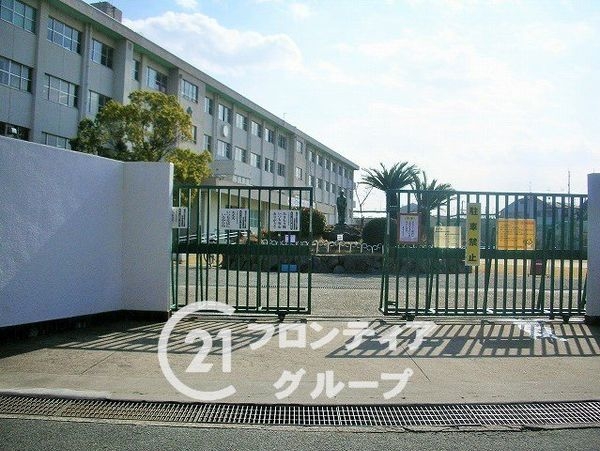 寝屋川市黒原橘町　新築一戸建て　２号棟(寝屋川市立第五中学校)