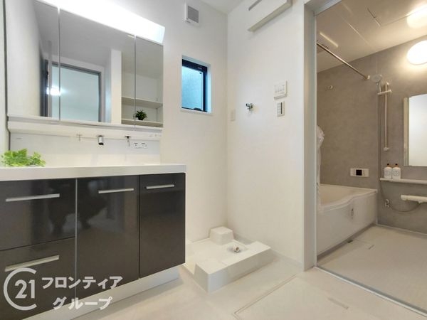 四條畷市美田町　新築一戸建て　１３号棟