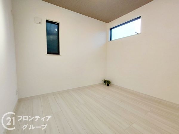 四條畷市美田町　新築一戸建て　８号棟