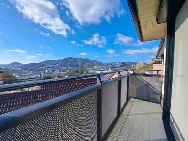 宝塚市御殿山４丁目の中古一戸建て