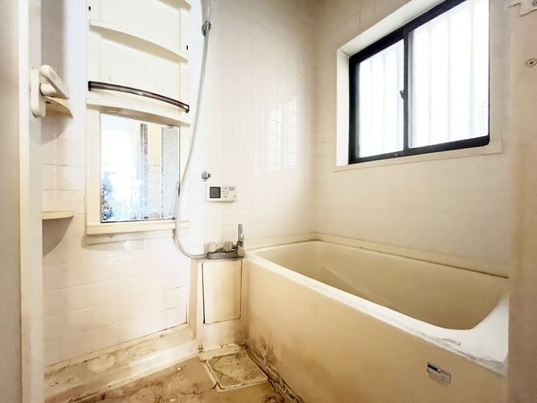 西宮市荒木町　中古一戸建て
