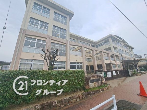 デ・リード宝塚リバービュー 中古マンション(宝塚市立宝塚第一小学校)