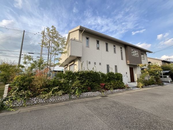 西宮市浜甲子園４丁目の中古一戸建て