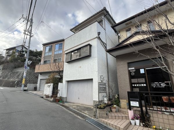 西宮市甲陽園本庄町の中古一戸建て